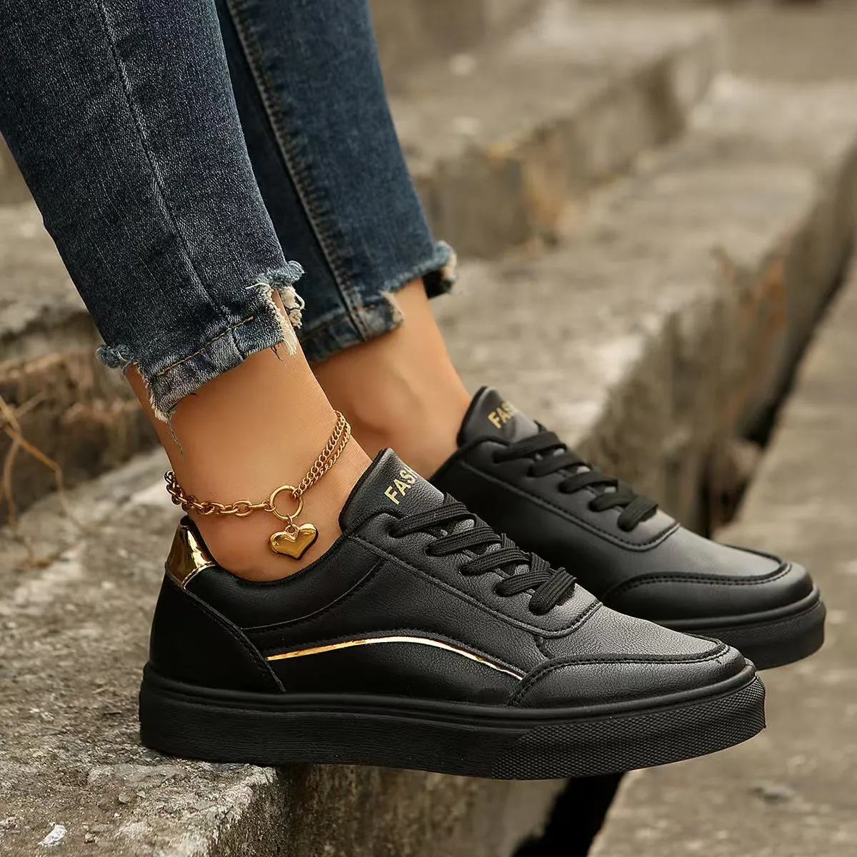 binfenxie  -  PU Leather Round Toe Flat Sneakers