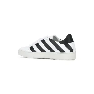 CLASSIC DIAGONAL SNEAKERS IN WHITE AND BLACK