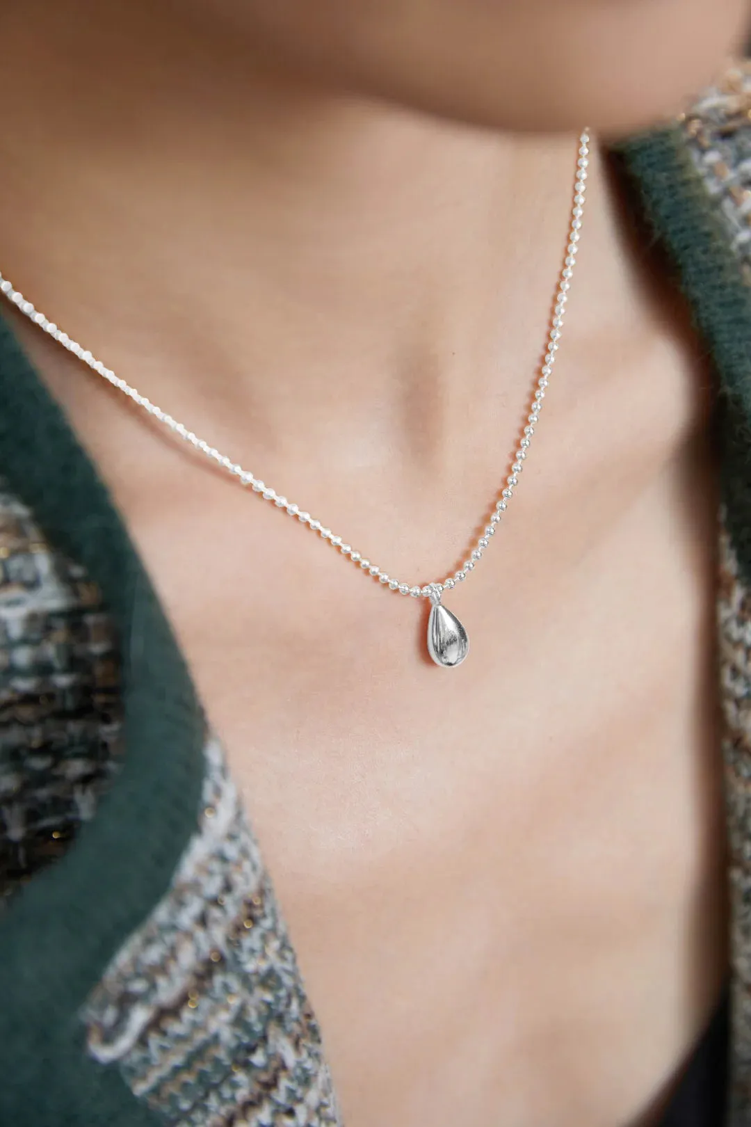 Larissa - Simple Water Drop Pendant Necklace