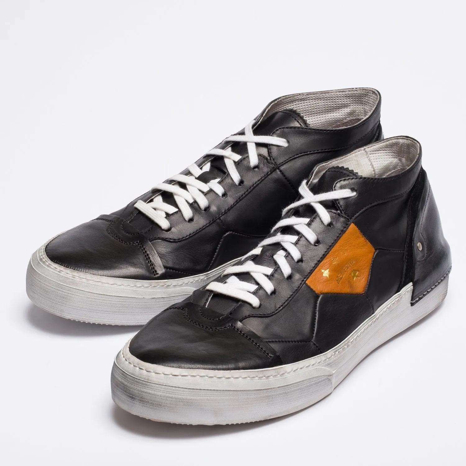 Mundialito mid black sneakers