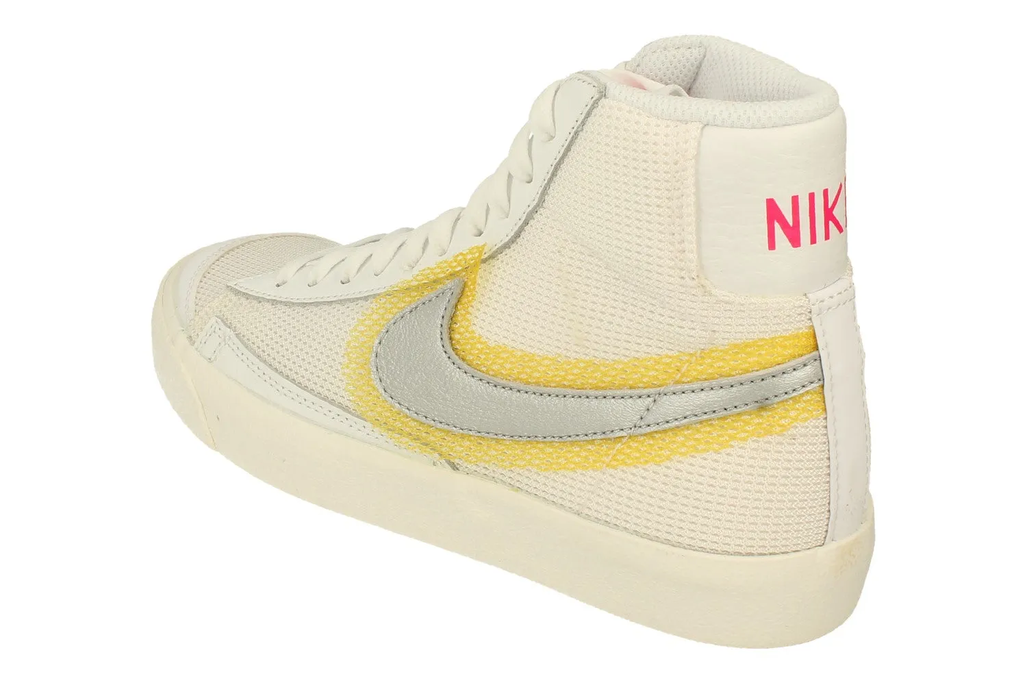 Nike Blazer Mid VNTG 77 Womens Trainers Cz8105 100