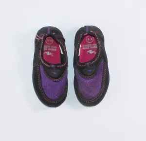 PURPLE WATER SHOES SIZE 5/6 KIDS PRE-LOVED