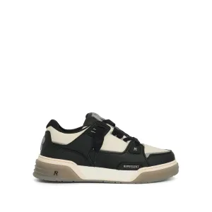 Studio Sneaker in Black/Vintage White