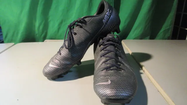 Used Nike JR Mercurial Vapor 13 Academy MG Outdoor Soccer Cleats - Youth 5.5