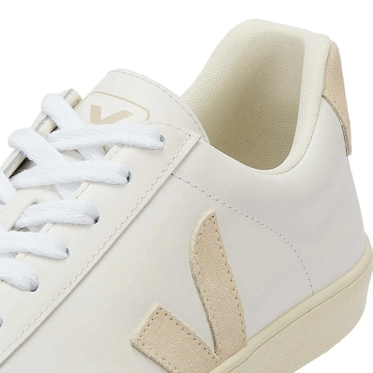 Veja Campo Womens White / Natural Trainers